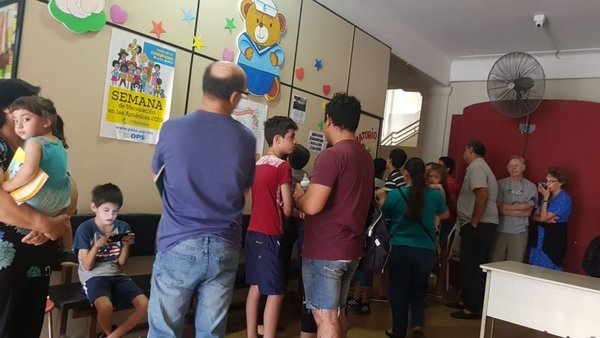 Acuden masivamente a vacunarse contra la gripe | Paraguay en Noticias 