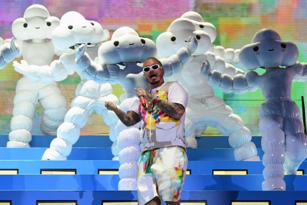 J Balvin impone la ley del reguetón en Coachella - Espectaculos - ABC Color