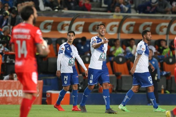 Pachuca destroza y sube al cuarto lugar - Deportes - ABC Color