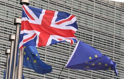Gobierno británico continuará discutiendo el Brexit con la oposición