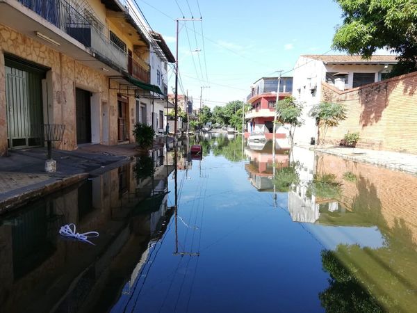 Cedió muro de contención en Sajonia y afecta a varias viviendas | Paraguay en Noticias