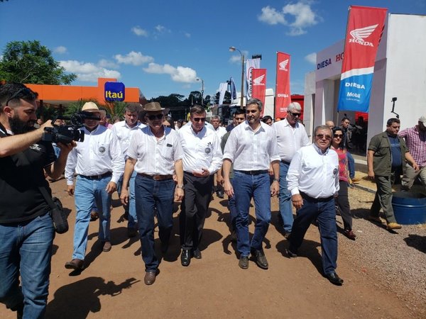 Abdo Benítez se compromete a investigar supuesta sobrefacturación de Proders | Paraguay en Noticias