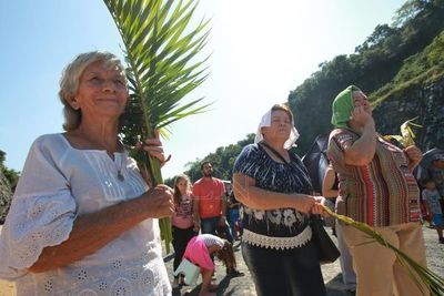 Personifican entrada de Jesús a Jerusalén en el Cerro Ñemby