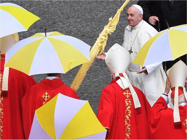 El Papa cargó contra el triunfalismo en la misa de Domingo de Ramos