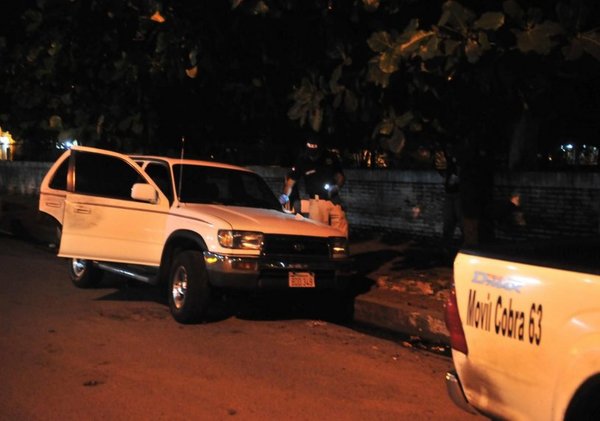 Encuentran camioneta denunciada como robada | Paraguay en Noticias