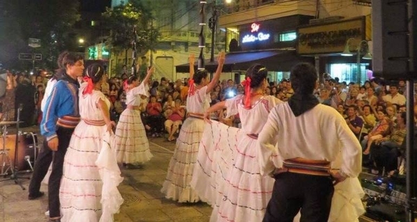 HOY / Llega la décima edición de "El folklore sale a las calles"