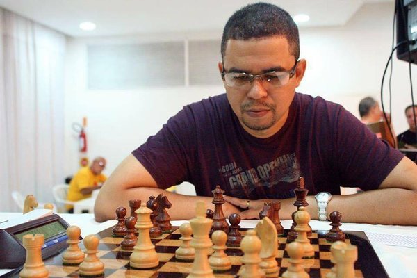 Neuris Delgado es co-líder del Zonal Absoluto de ajedrez