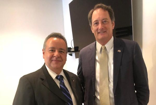 Visita de Mike Pompeo es una señal de respaldo al Gobierno