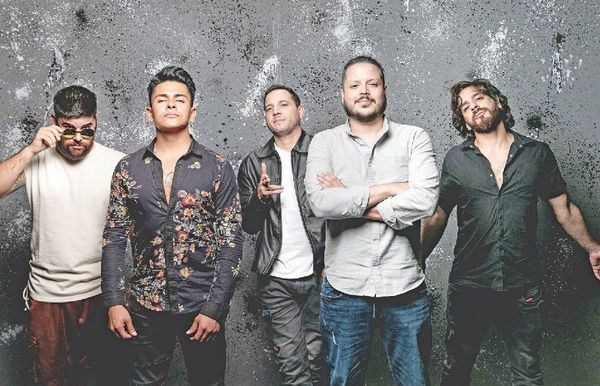 LaNuestra hace sonar su música hasta en la Luna