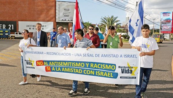 Realizaron caminata en memoria de caídos en Holocausto judío