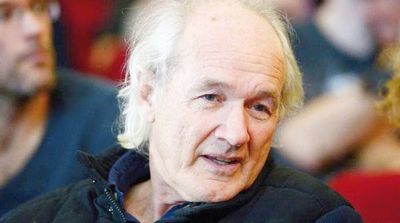 El padre de Assange pide que extraditen a su hijo a Australia