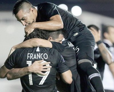 Se “enojó” y arrasó