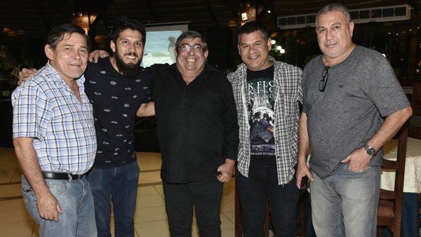 Show de Lolo Morales en “Viernes del CIT” - Edicion Impresa - ABC Color
