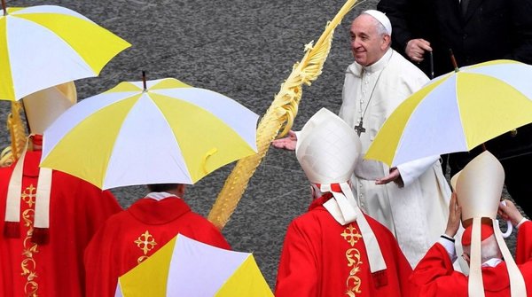Francisco carga contra triunfalismo en la misa del Domingo de Ramos - Edicion Impresa - ABC Color