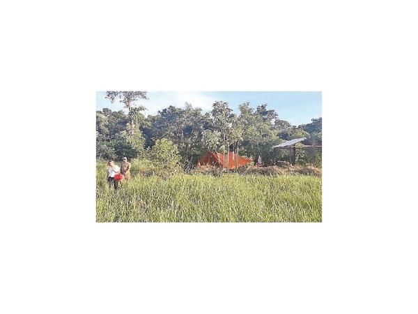 Una familia ocupa finca en Ára Verá y denuncia al dueño