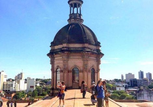 HOY / Visita a las siete iglesias jalona el Viernes Santo