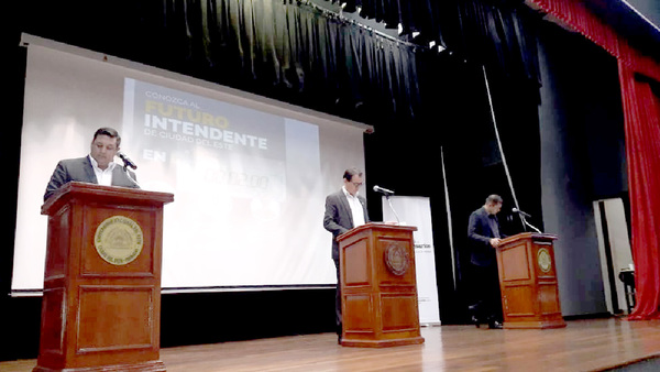 Patota de Prieto opacó presentación de propuestas de los tres candidatos