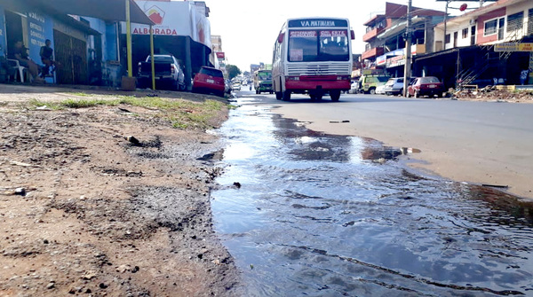 Cloaca y el desorden del mercado de abasto deberán enfrentar el próximo intendente de Ciudad del Este