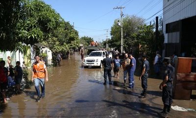 Sigue evacuación de zona inundada de Sajonia