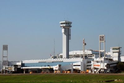 Diez mil personas pasarían por el aeropuerto en días santos | Paraguay en Noticias 