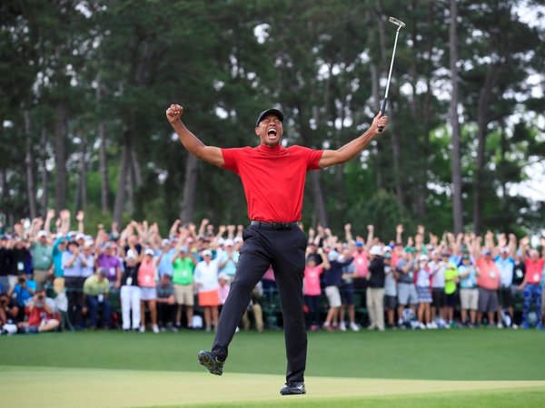 Tiger Woods vuelve a hacer historia