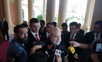 HOY / “Payo-show” en el Palacio: fue junto a Abdo pero este viajó a Tañarandy
