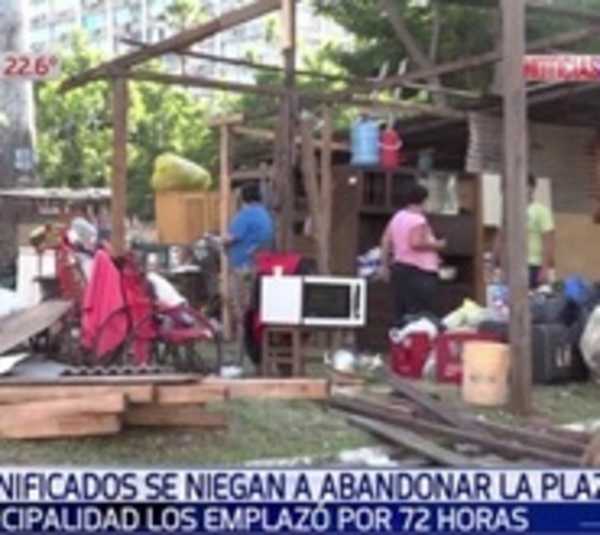 Hasta este lunes damnificados pueden quedarse en plaza del Cabildo - Paraguay.com