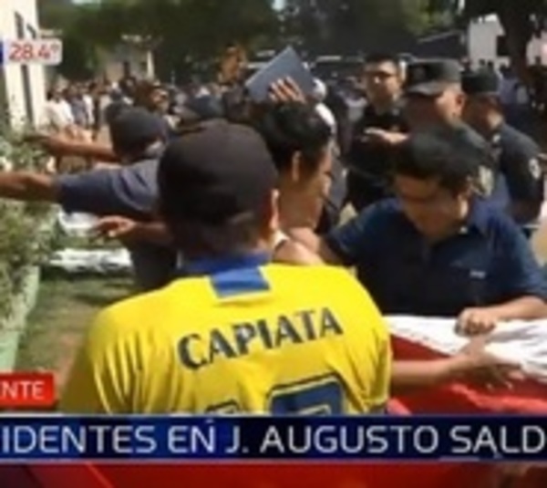 Tensión, enfrentamiento y heridos en J. Augusto Saldivar  - Paraguay.com