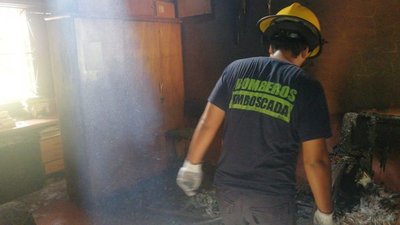 Incendian dirección de un colegio de Emboscada - Nacionales - ABC Color