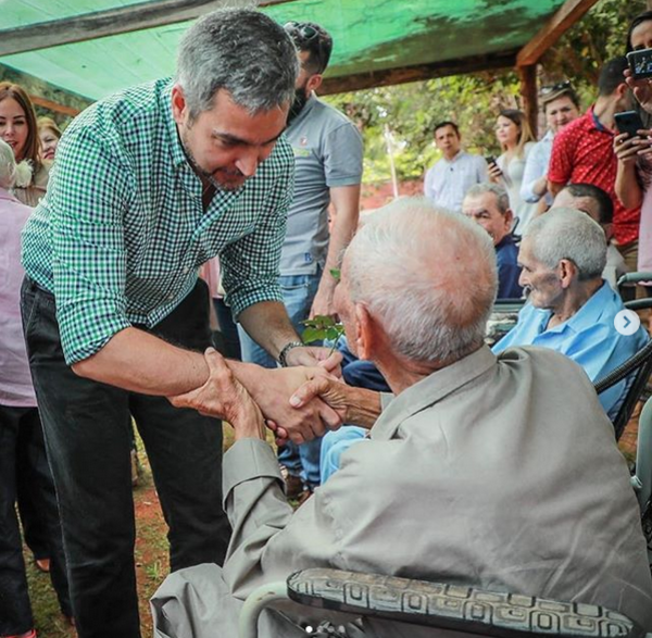Presidente visitó hogar de ancianos y taller de Tañarandy, en recorrido por Misiones | .::Agencia IP::.