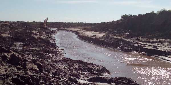 A pesar de su bajo caudal el río Pilcomayo ingresa a territorio paraguayo gracias a los trabajos realizados