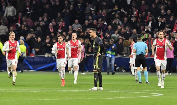 CR7 contra la osada juventud del Ajax - Deportes - ABC Color