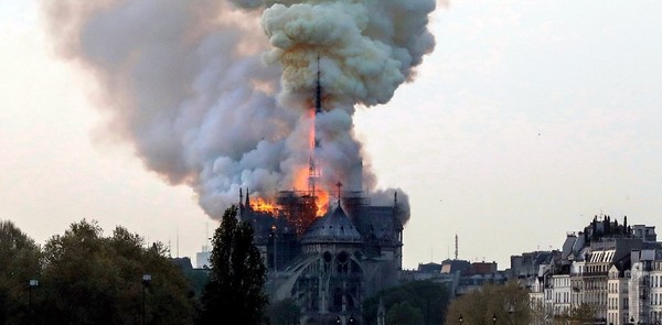 La catedral de Notre Dame de París sufre un importante incendio