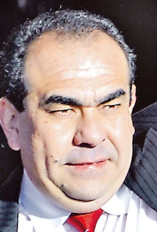 Elio Cabral, jefe de los “pegadores”