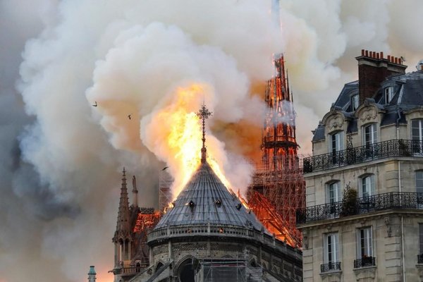 Se incendia Notre Dame | Paraguay en Noticias