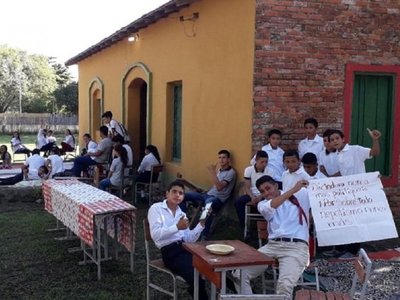 Pinasco: MEC no da respuesta a estudiantes, tras 8 días de protesta