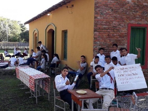 Pinasco: MEC no da respuesta a estudiantes, tras 8 días de protesta