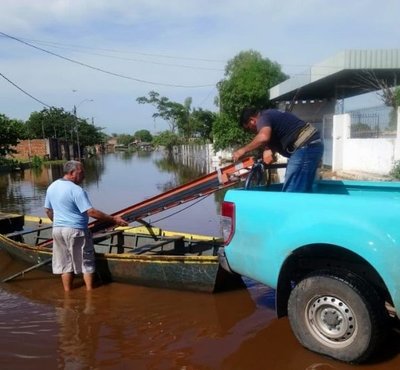 ANDE Corta electricidad en zonas inundadas de Sajonia - Nacionales - ABC Color