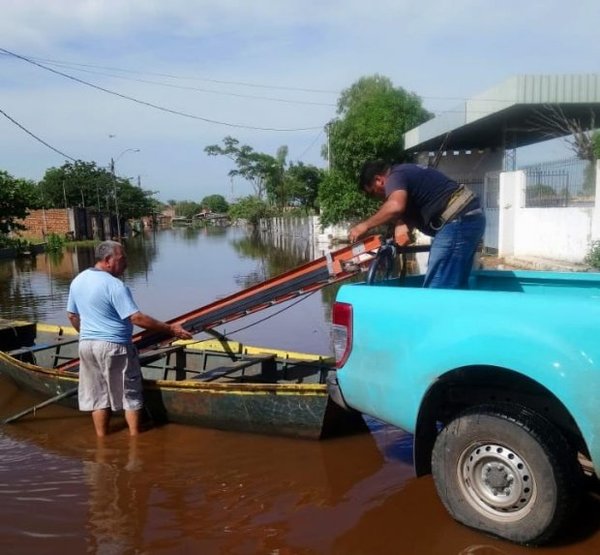 ANDE Corta electricidad en zonas inundadas de Sajonia - Nacionales - ABC Color