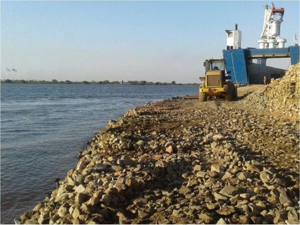 Alberdi cerca del desastre, pero aseguran que muro funciona bien | Paraguay en Noticias