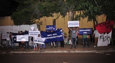 Investigación por supuesto plagio de libros del MEC sigue en Perú | Paraguay en Noticias