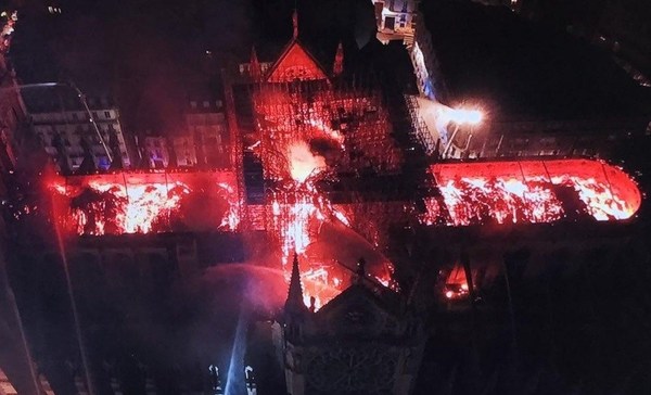 Paraguayo se salvó de estar dentro de la Catedral cuando inició el incendio