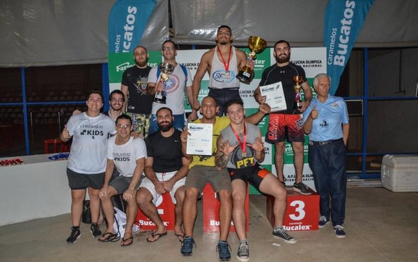 Buen nivel en lucha de playa - Deportes - ABC Color