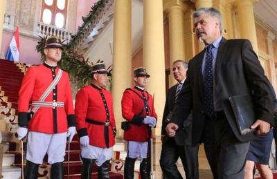 Ministro de la Senad recupera atribuciones para designar a sus directores | Paraguay en Noticias 