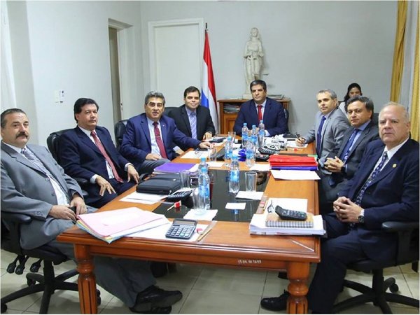 Consejo de la Magistratura ya tiene a los ternados para Defensoría | Paraguay en Noticias