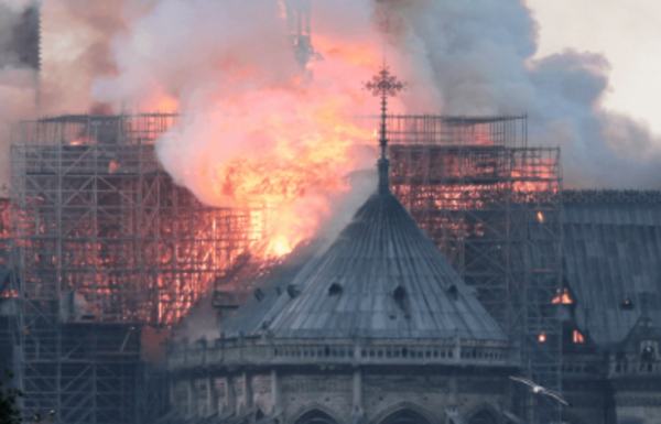Embajadora de Francia en Paraguay lamentó el incendio en la catedral de Notre Dame - Radio 1000 AM