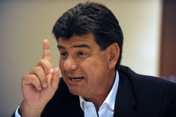 Efraín Alegre: "No es ningún invento que se lo quiera sacar a Payo del Senado" » Ñanduti