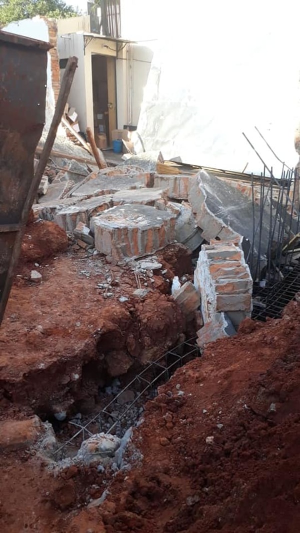 Derrumbe de muralla deja varios heridos en Villarrica - ADN Paraguayo