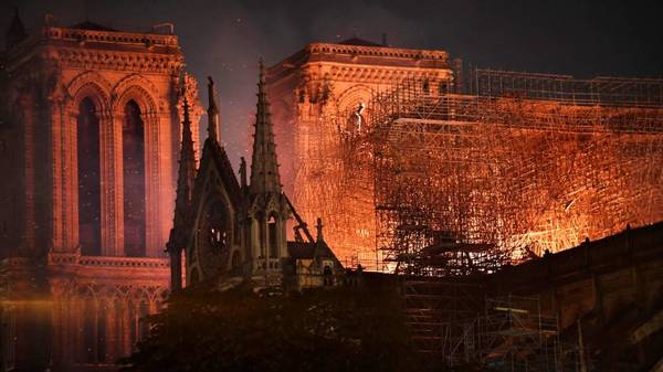 Mario Abdo se solidariza con Francia por incendio de la catedral de Notre Dame » Ñanduti
