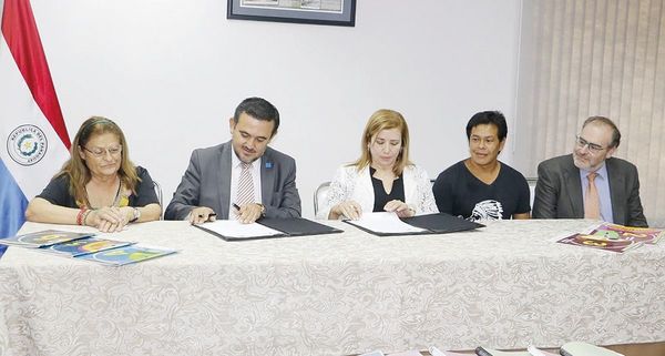 Organización creó y donó libros en 9 lenguas étnicas